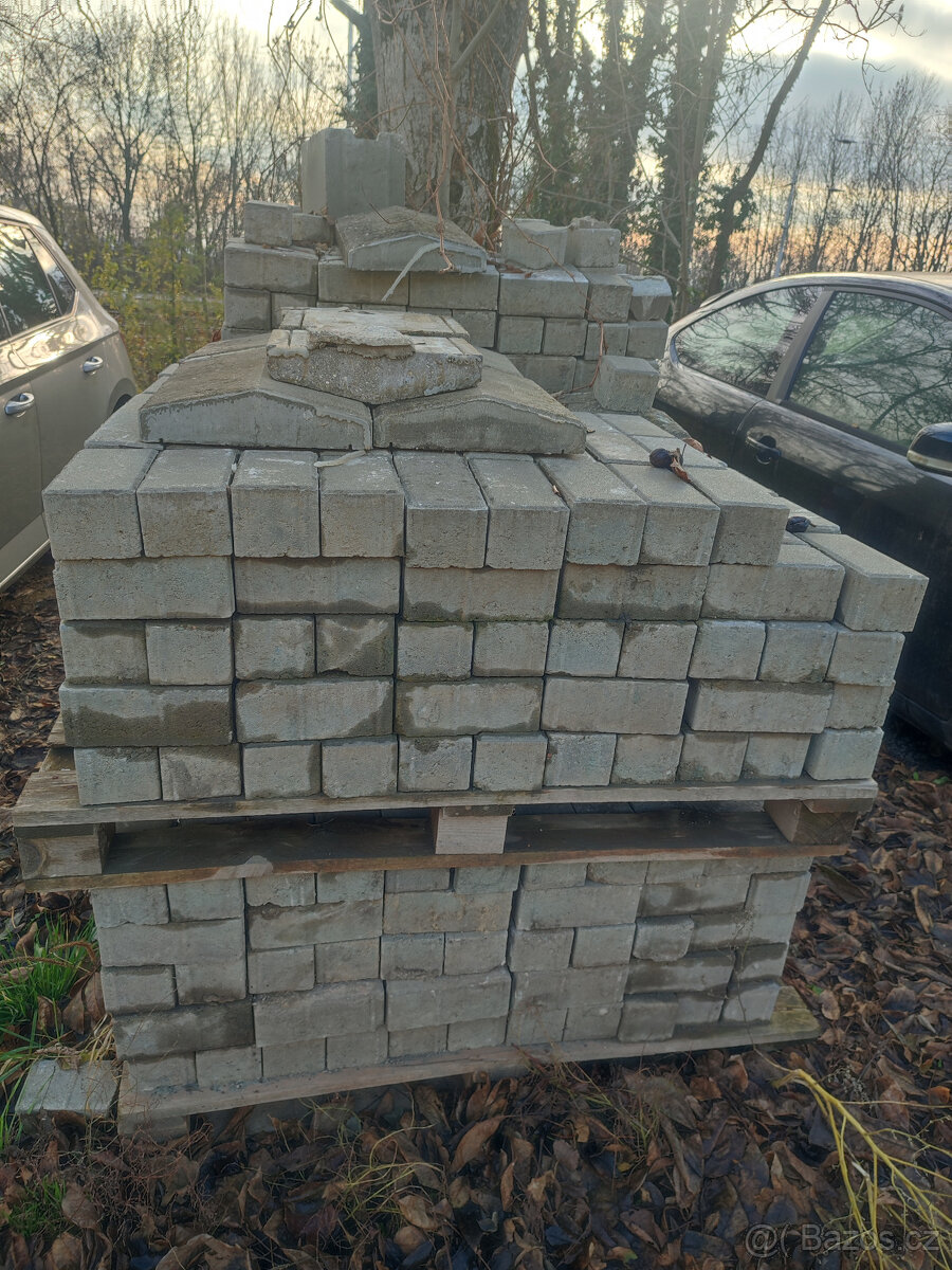 Dlažební betonové kostky / zámková dlažba přírodní 20x10x8cm - 10