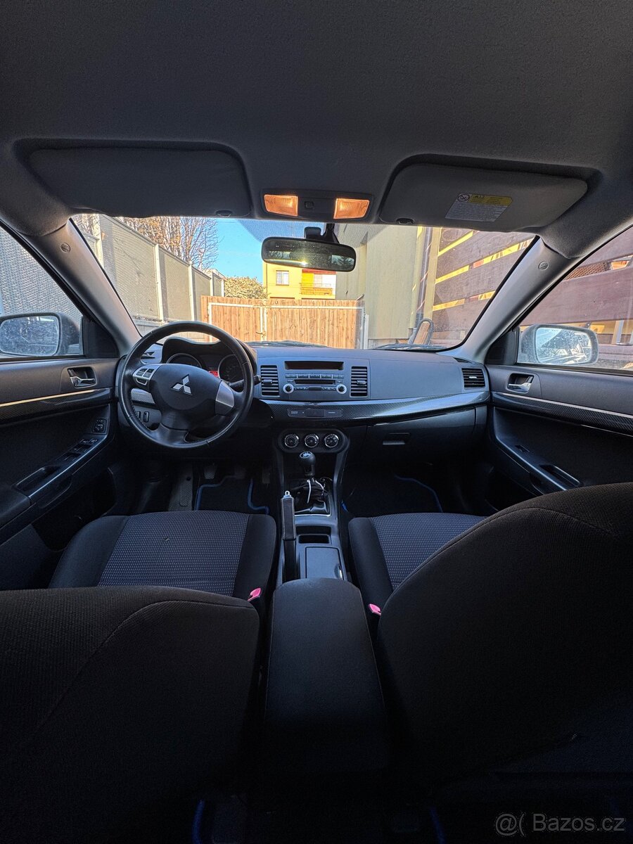 Mitsubishi Lancer - 10