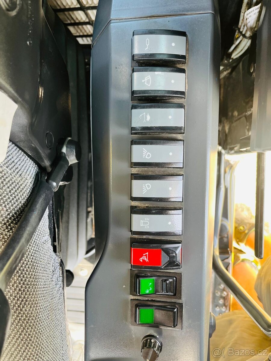 Kolové rypadlo Komatsu PW148-10 - 10