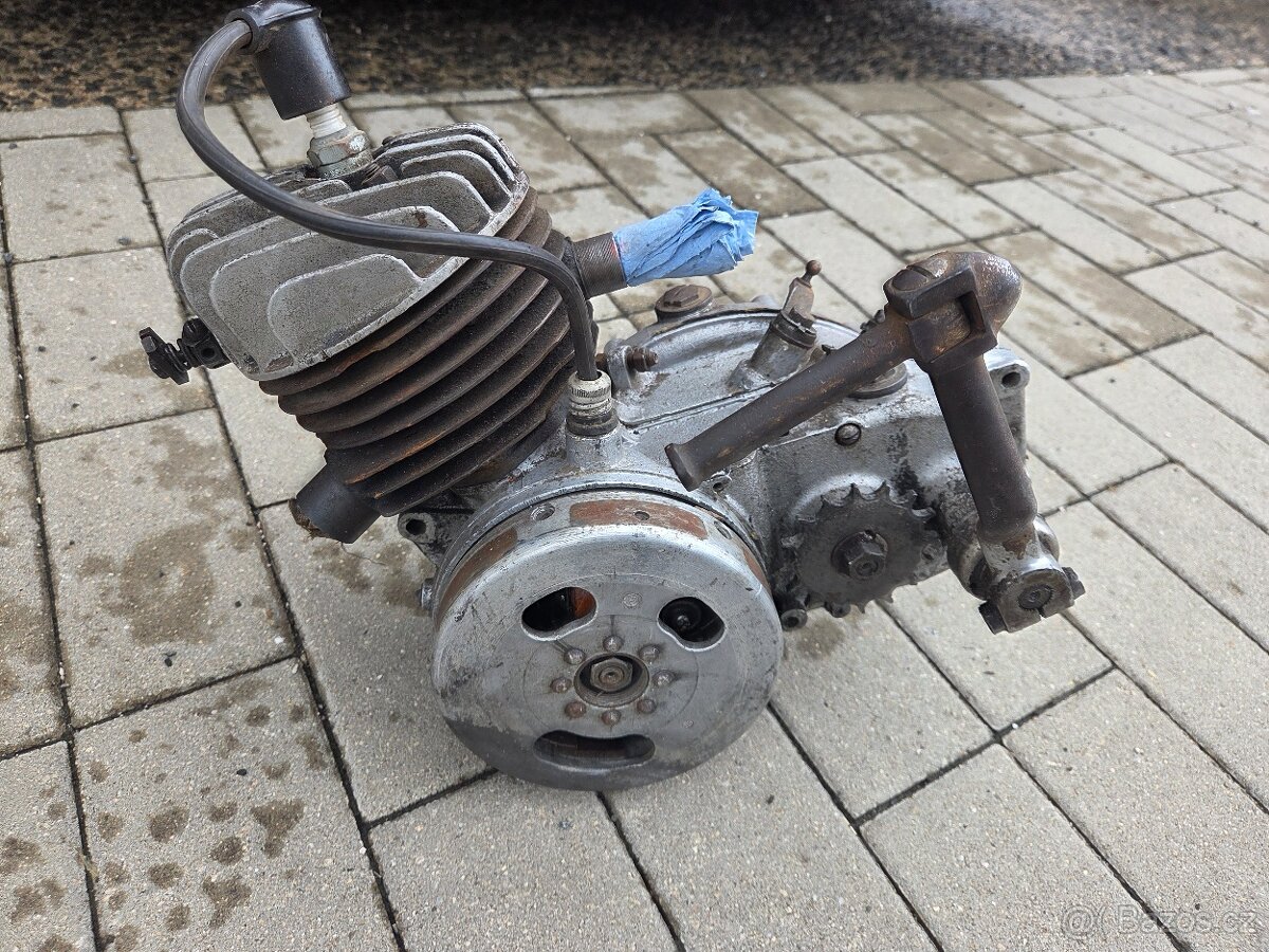 Motor ČZ 125 A - 10