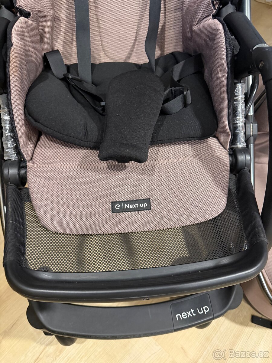 Prodám skoro nový kočárek po dceři Espiro Next up - 10