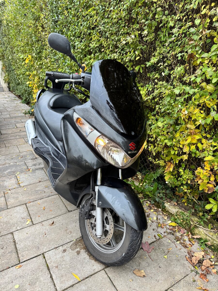 Skútr SUZUKI Burgman - 10