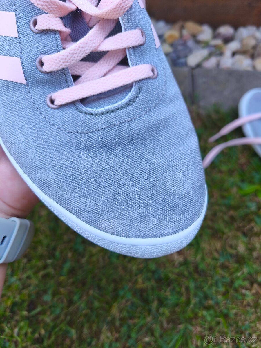 Dámské boty ADIDAS šedé ve vel. 40 - 10