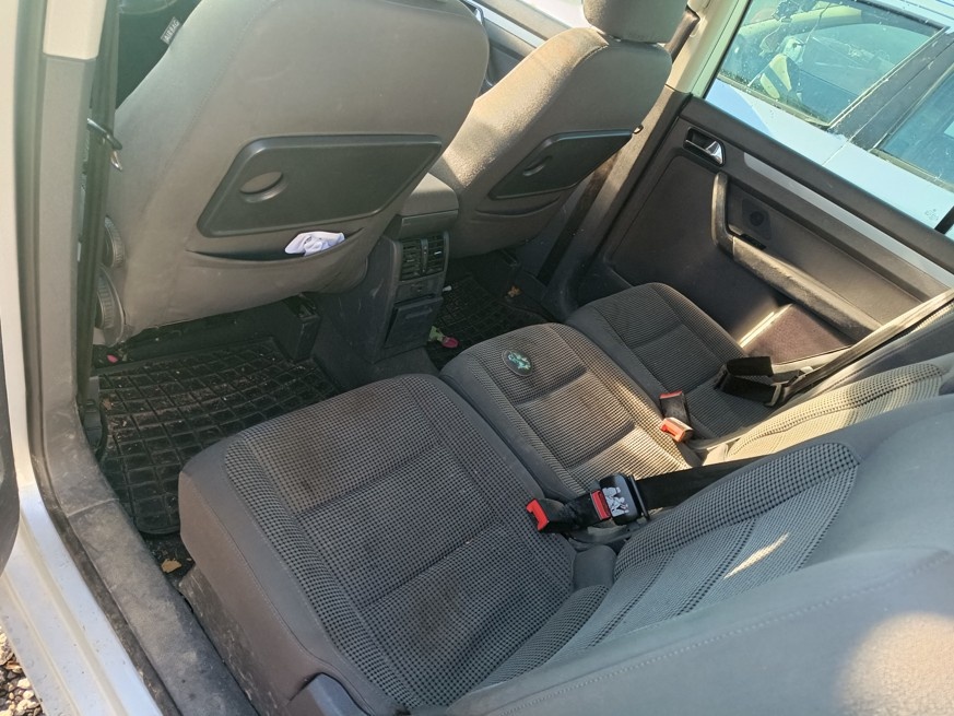 ND z VW Touran 1896.cm3 77.kw nafta r.v.2005 (K17) - 10