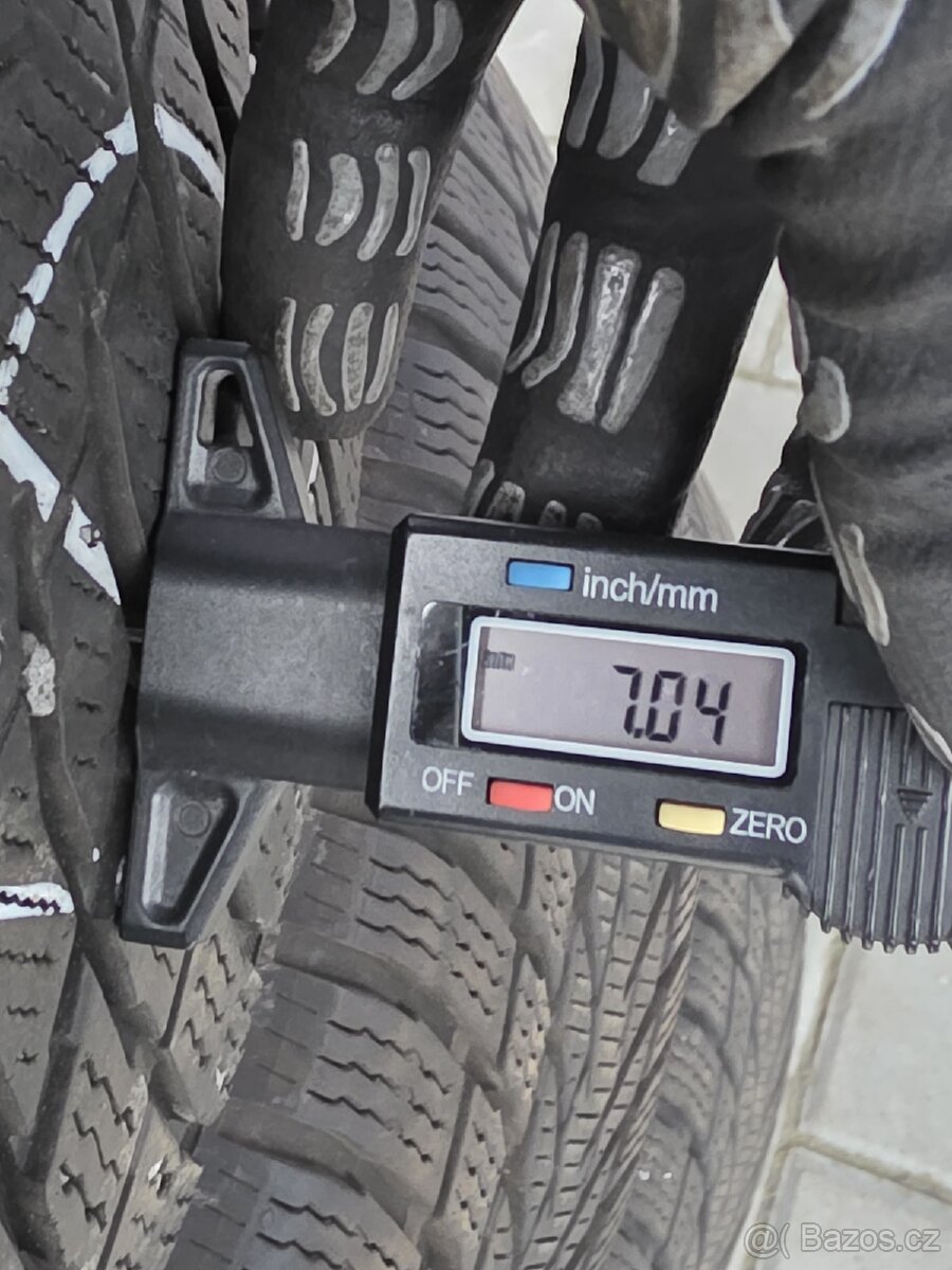 225/40/19 zimní pneumatiky Nokian WR SnowProof P - 10