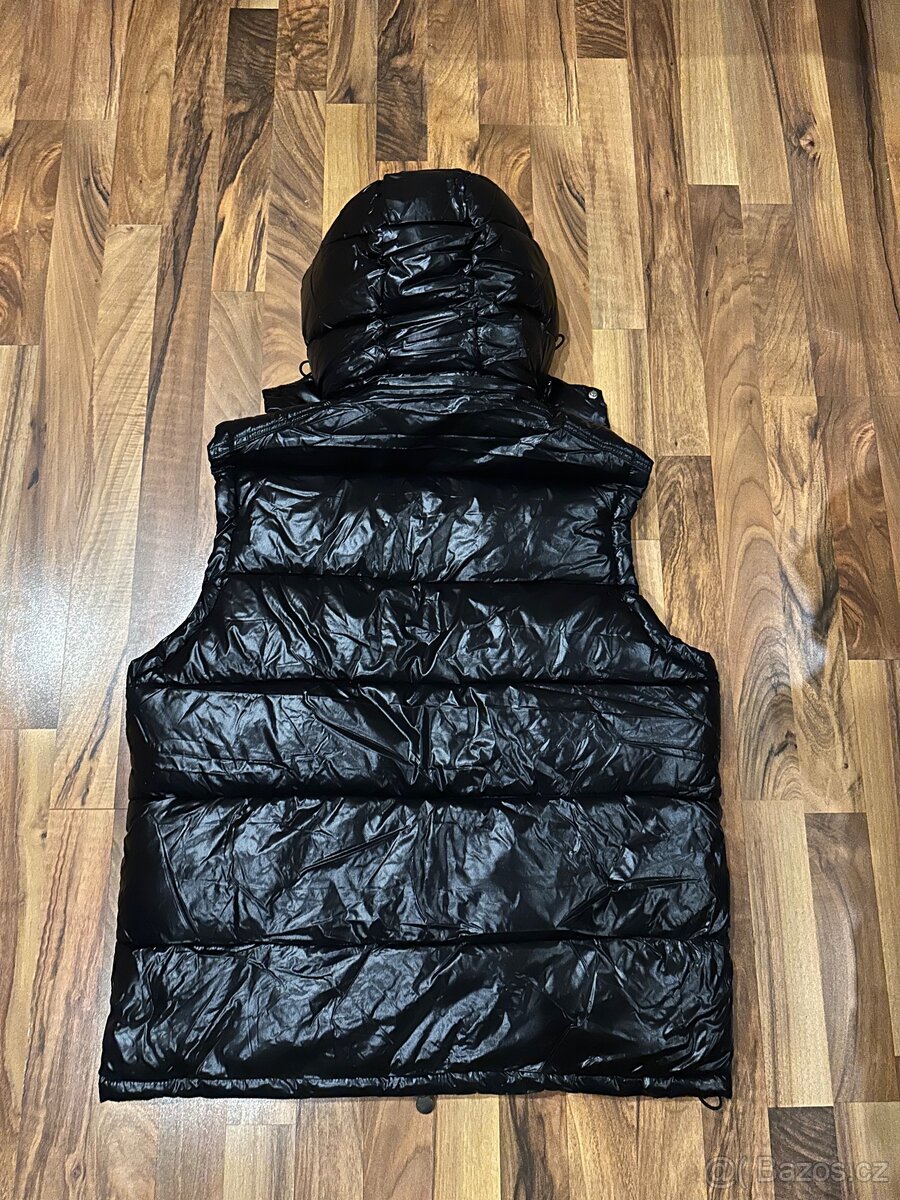 moncler vesta L - 10