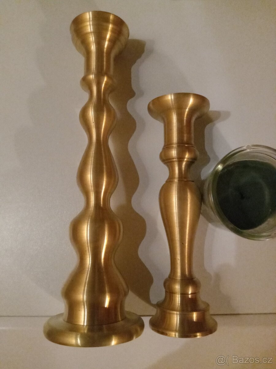 Hmoždíře a mosazné svícny - 10