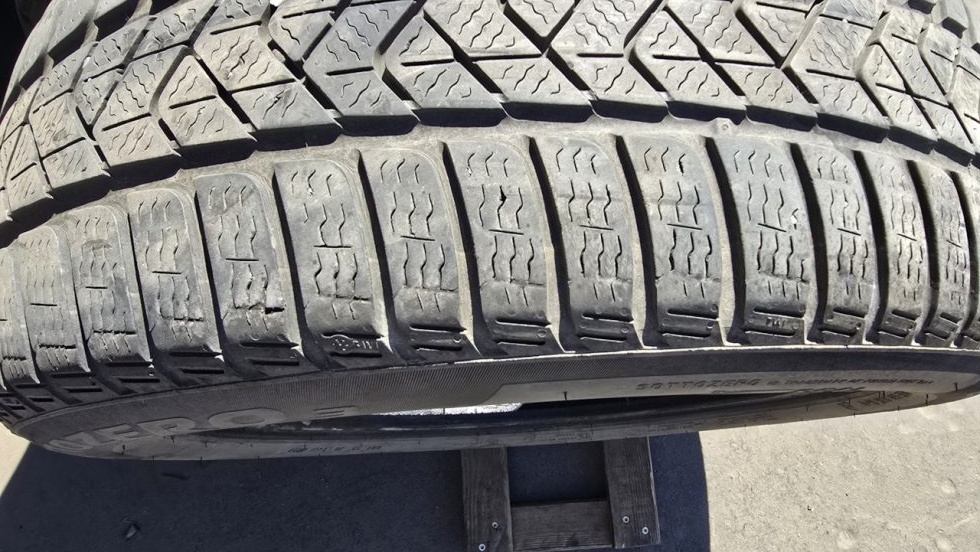 Pneu 215/55/17 Pirelli - 10