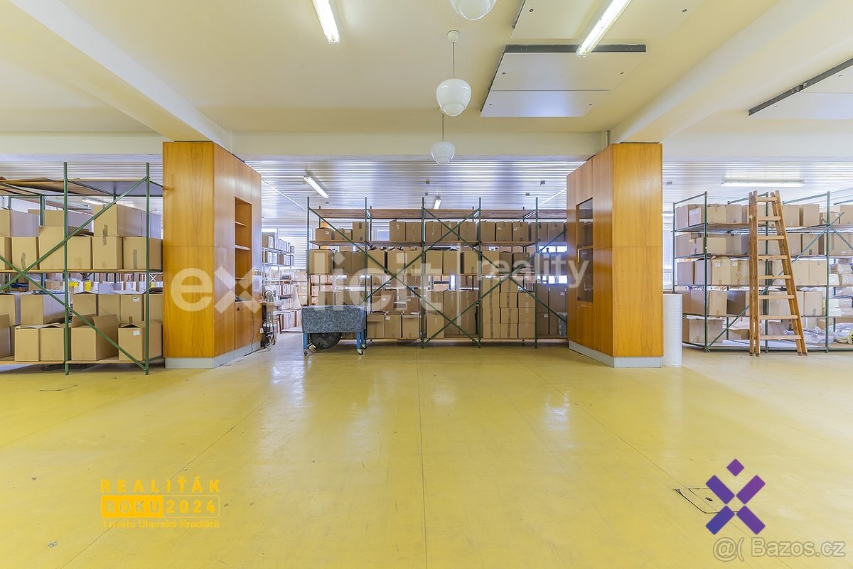 Prodej komerčního objektu - lehká výroba, sklady s rampou, k - 10