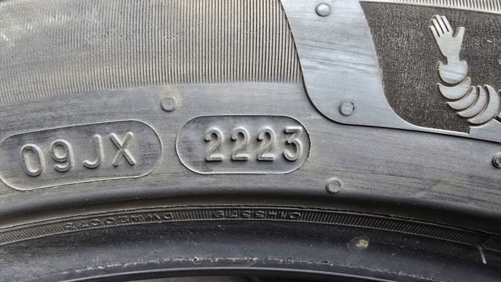 Zimní pneu 225/45/18 Michelin - 10