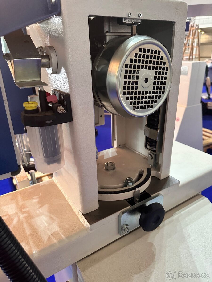 Řetězová dlabačka Socomec - 10