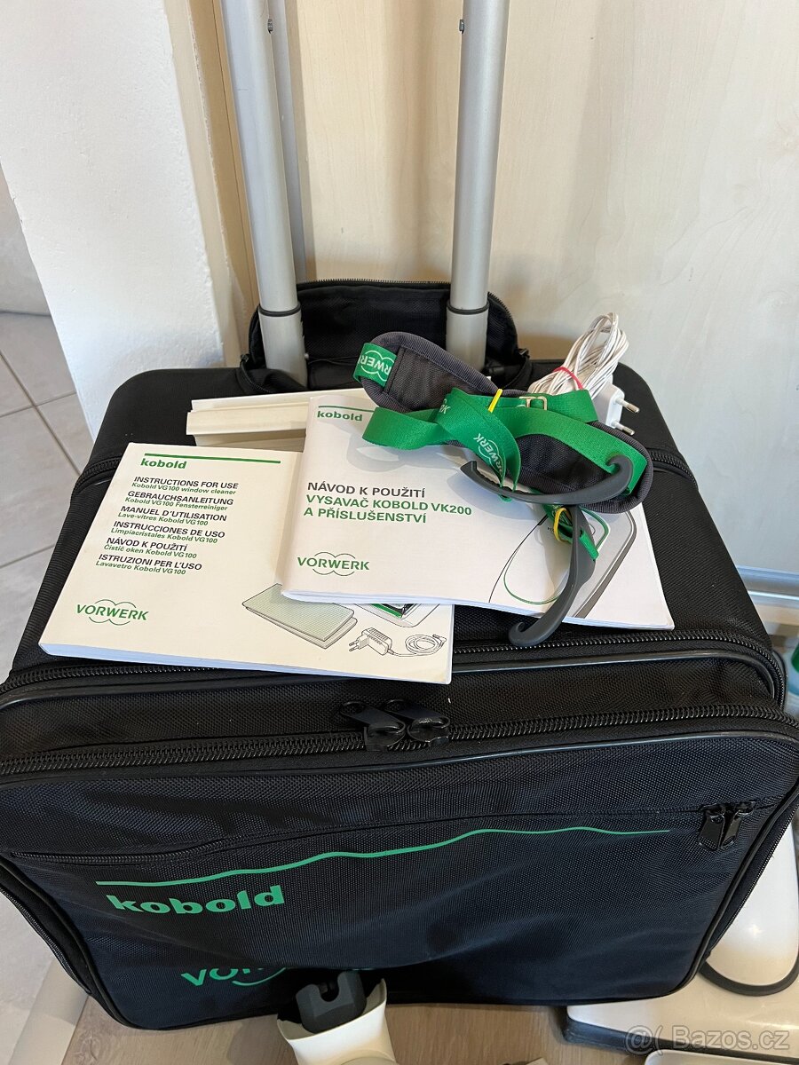 Vorwerk VK200 s bohatým příslušenstvím - 10