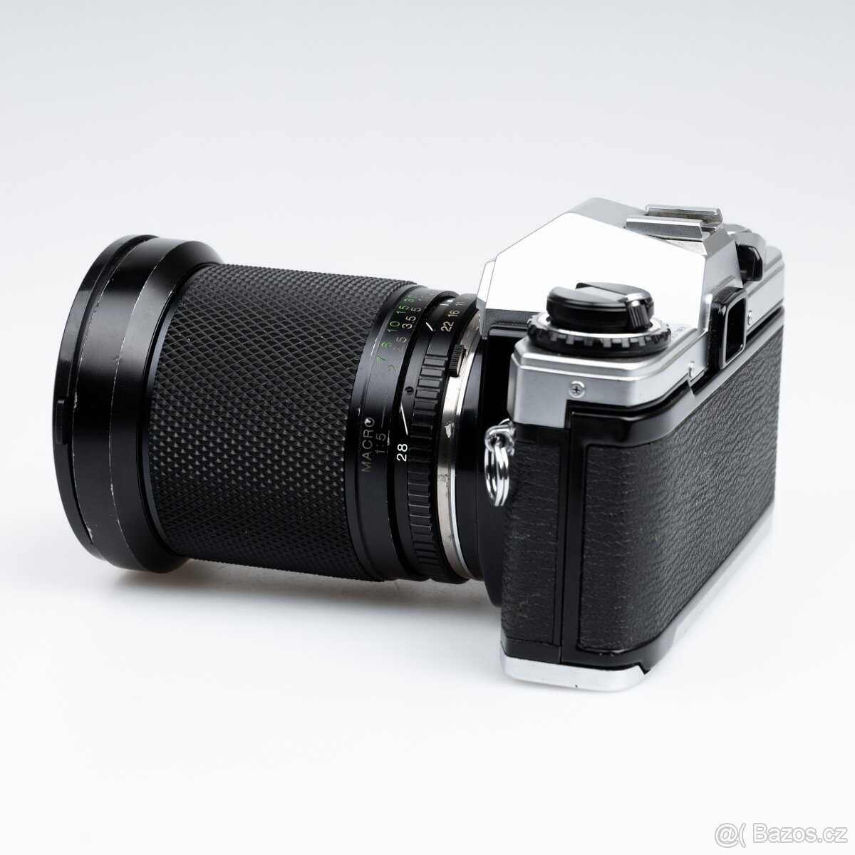 Olympus OM-10 a objektiv 28-105mm - 10