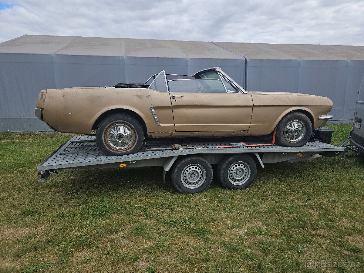 Ford Mustang V8 Cabriolet - 10