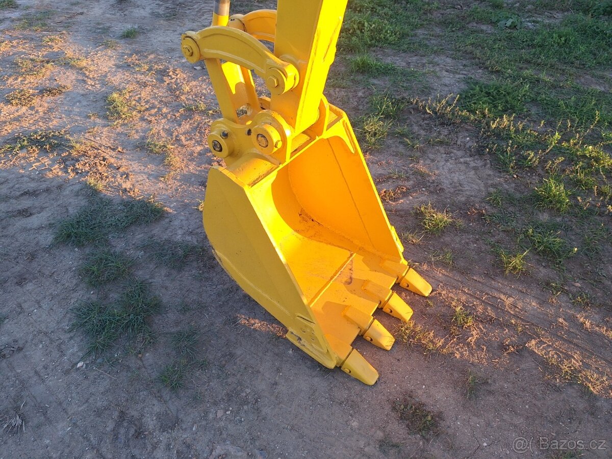 KOMATSU PC 35 MR - 10