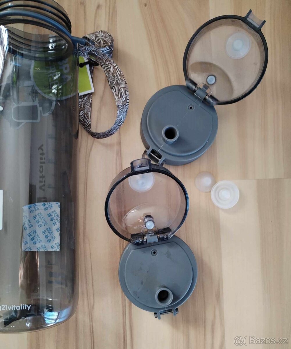 Školní batoh, školní potřeby, knihy, lahve, časopisy - 10