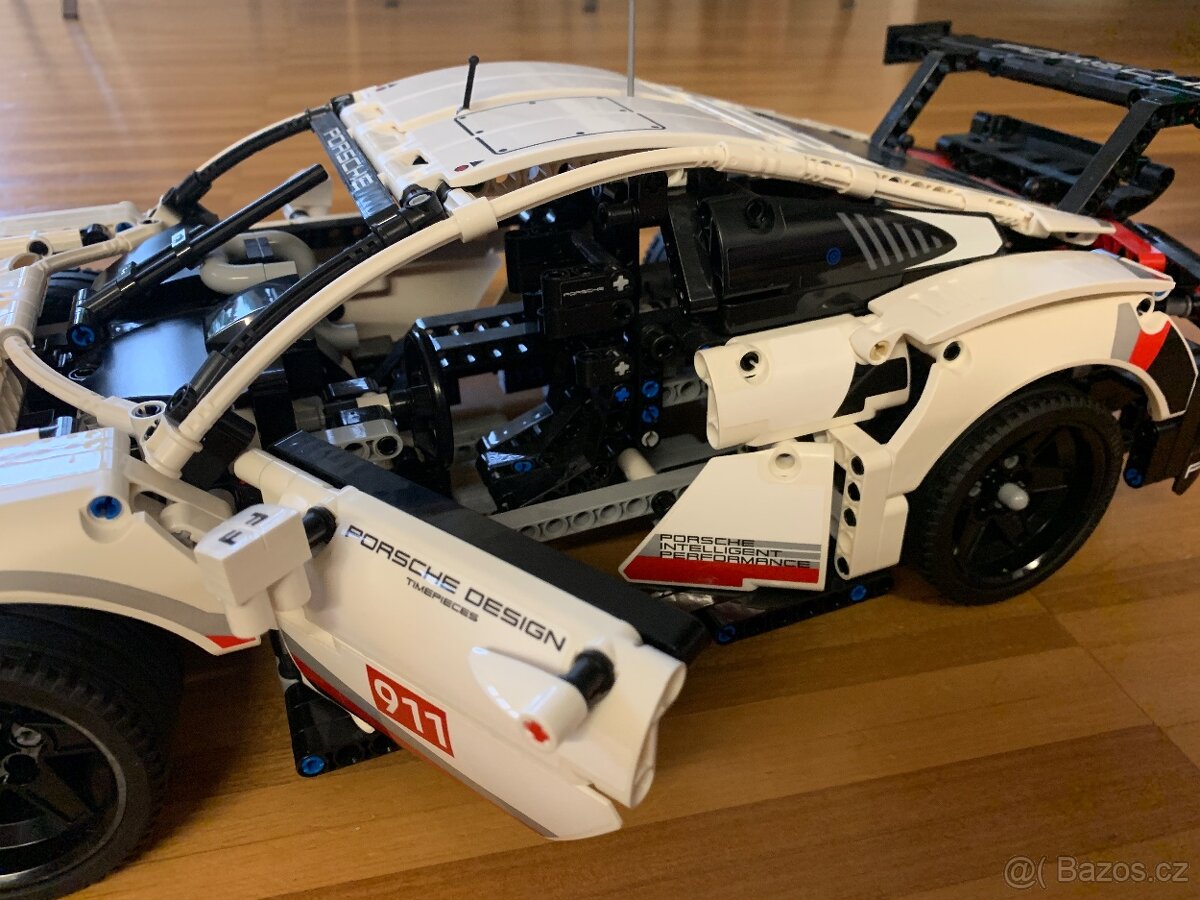 LEGO Technic - Porsche 911 RSR - 10