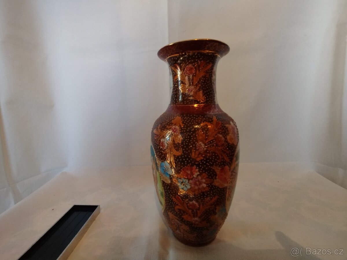 Porcelánová váza a jiné vázy a vázičky - 10