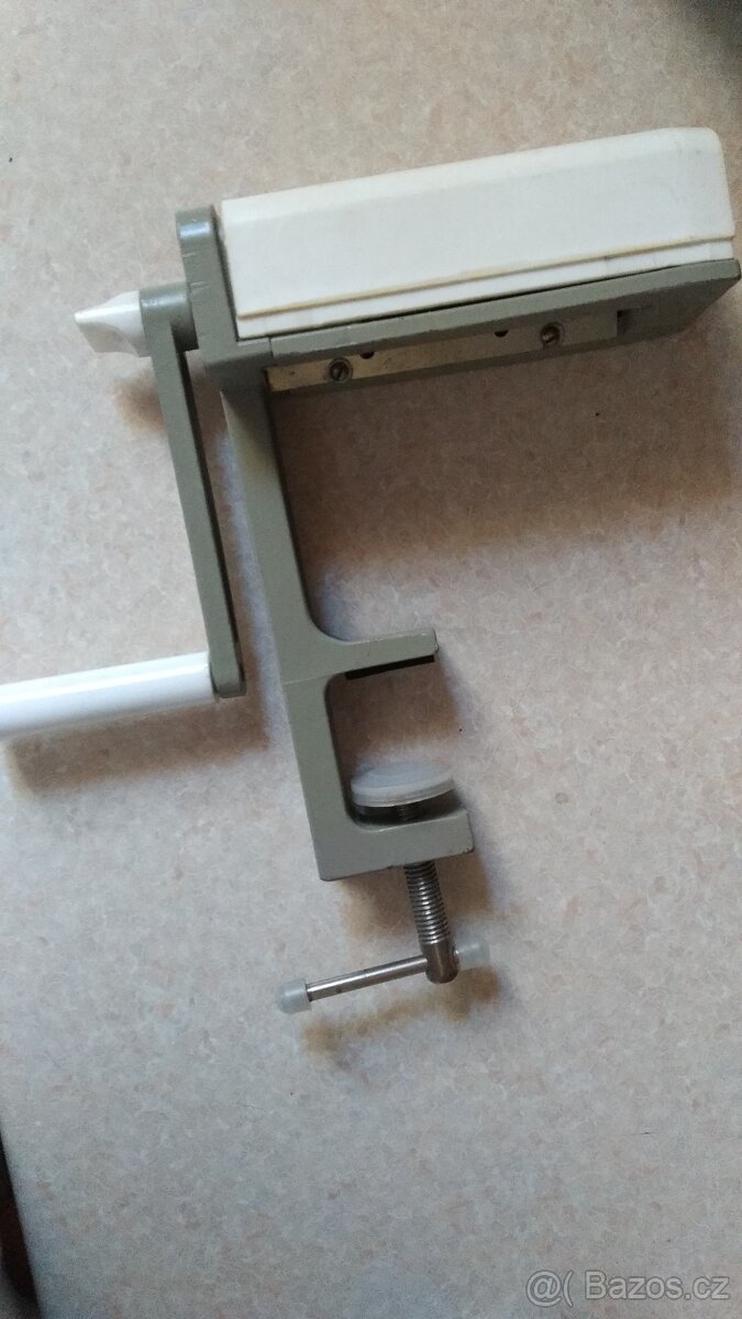 Mix- hodiny, obrázky, mlýnek, odžmolkovač a další.... - 10