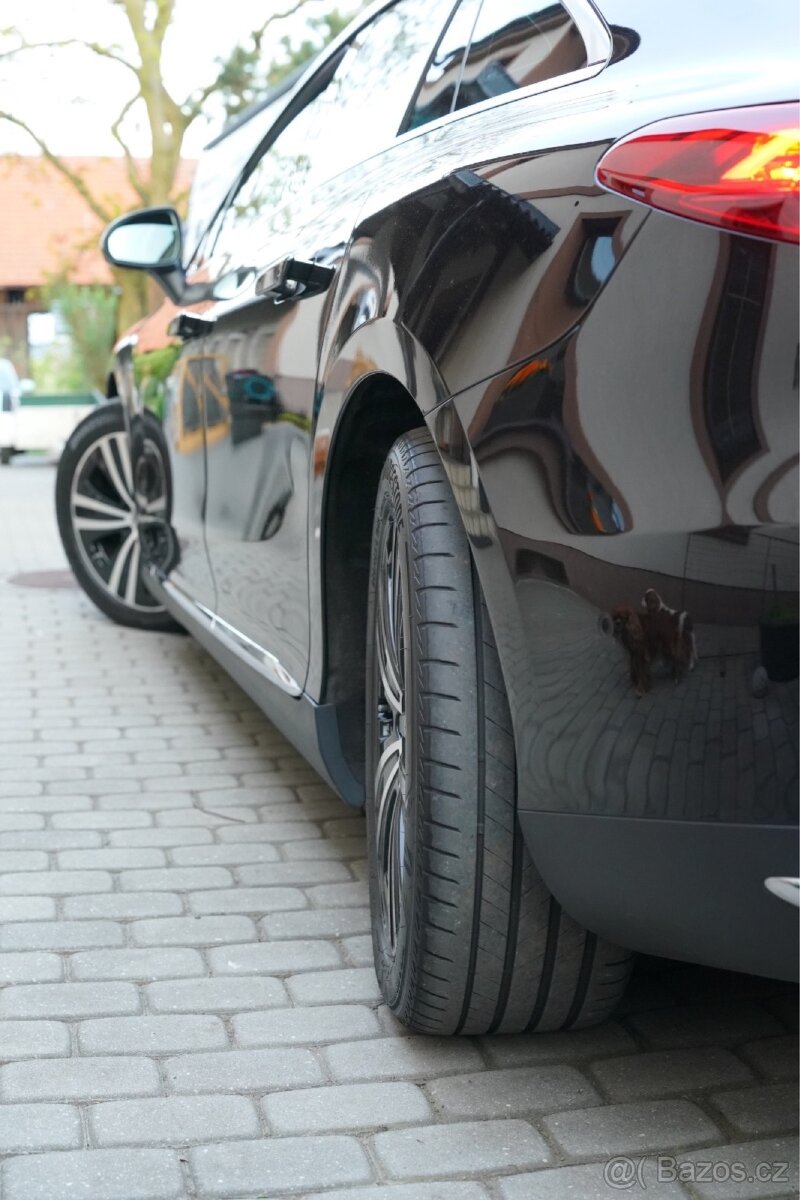 Mercedes-Benz EQE 350+ - 10