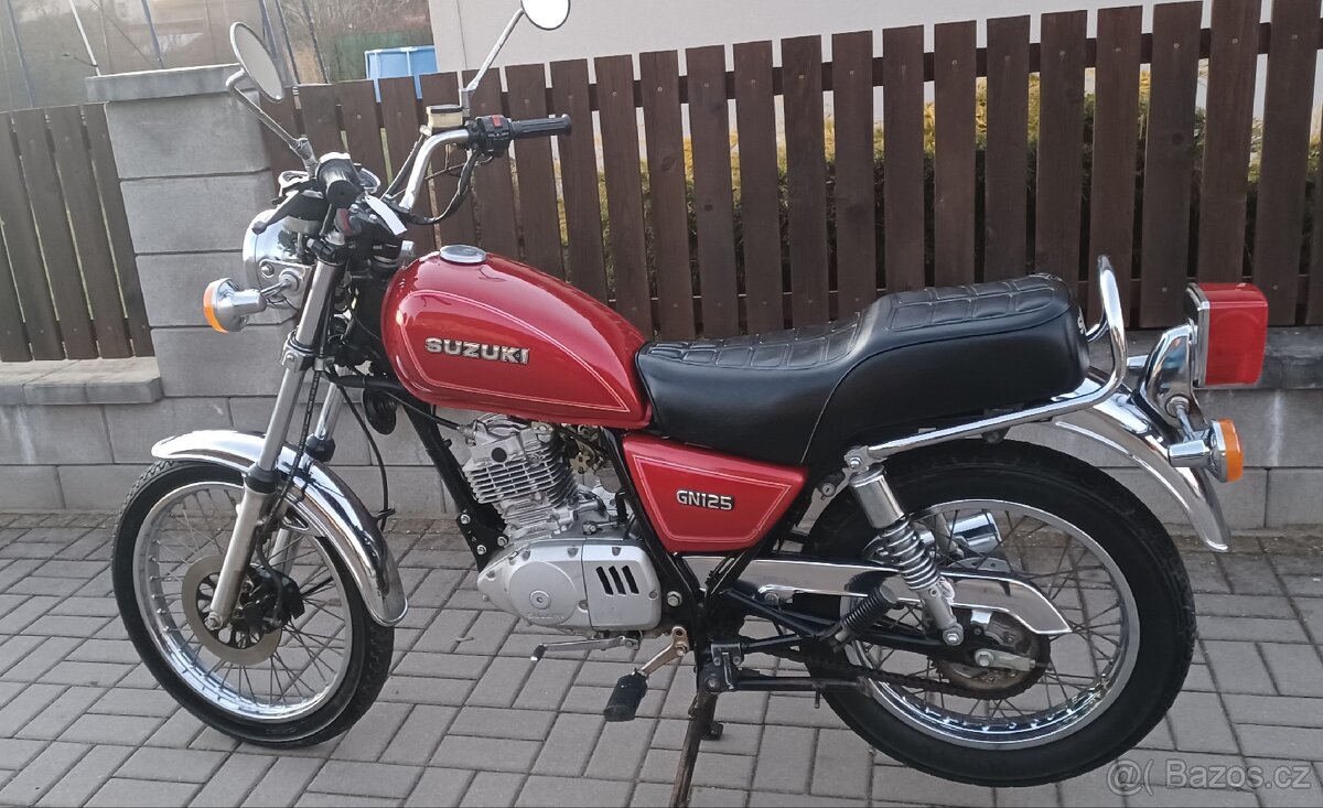 Suzuki GN 125 - 10