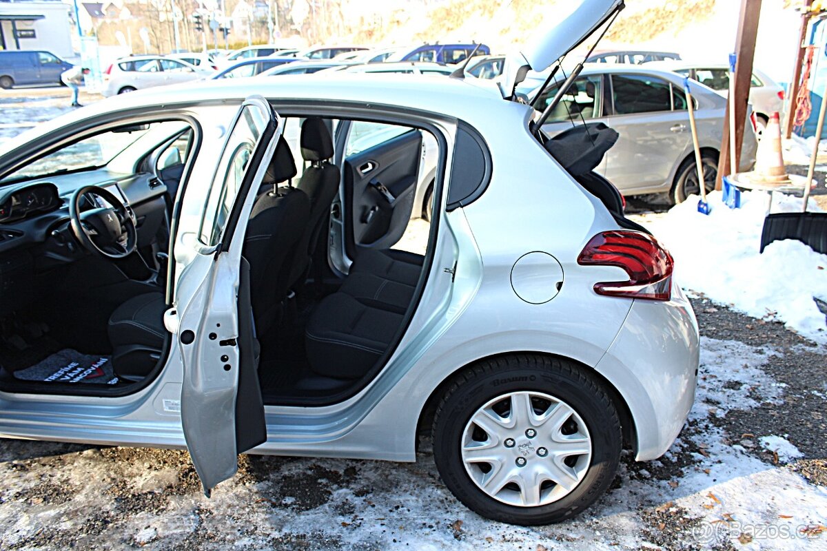 Peugeot 208 - 10