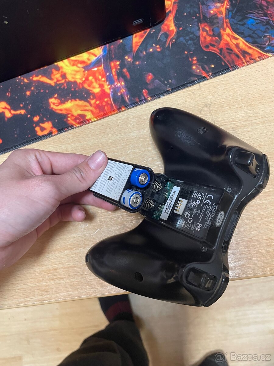 Xbox 360 s Kinectem + 15 her + Disney Infinity - 10