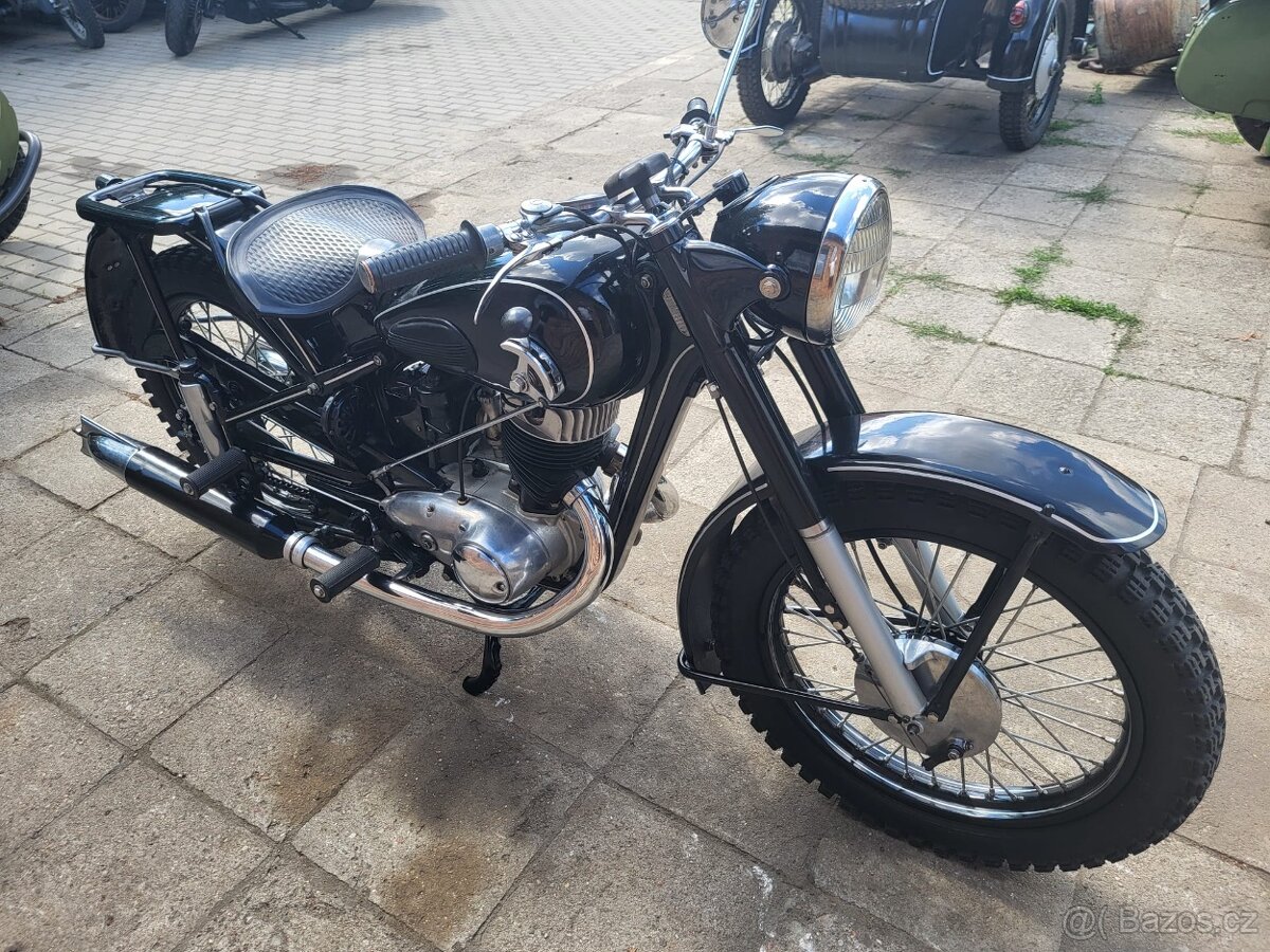 IŽ 49,DKW - 10