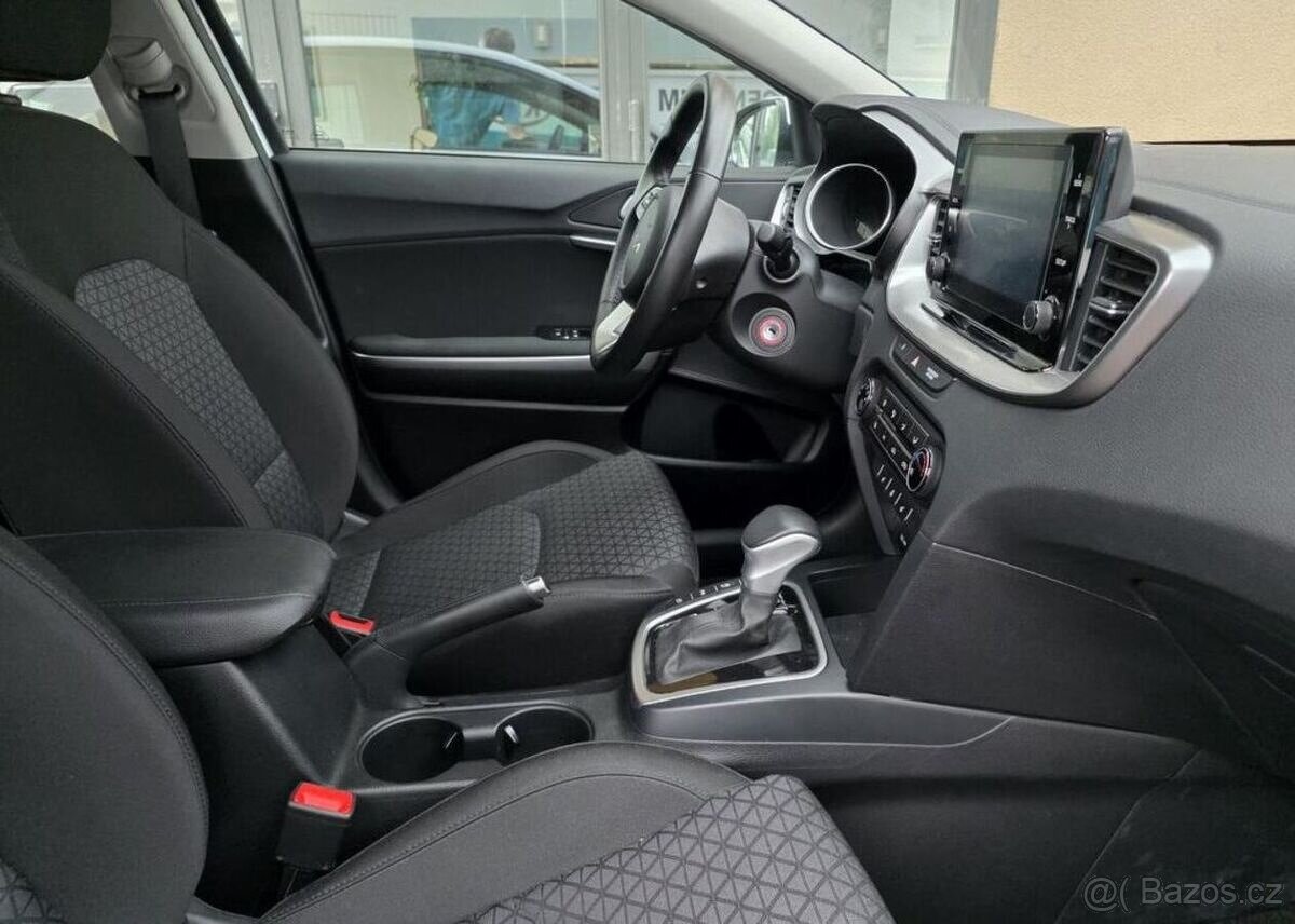 Kia Cee´d 1.5-1. MAJ.-V ZÁRUCE-TOP STAV - 10
