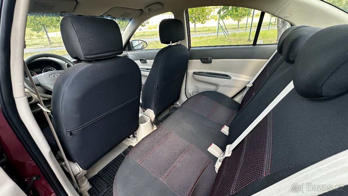 HYUNDAI ACCENT 1.4 - 10