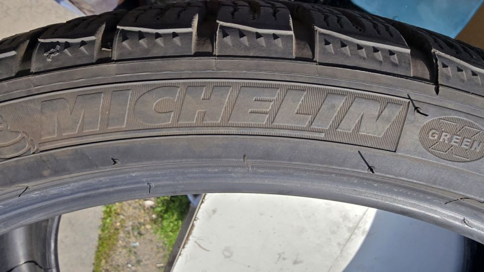 Zimní pneu 245/35/20 Michelin - 10