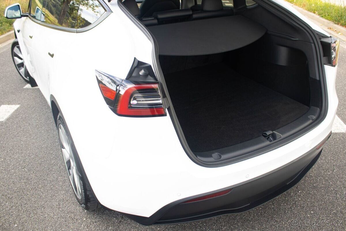 Tesla Model Y Dual Motor Long Range 378kw - odp. DPH - 10