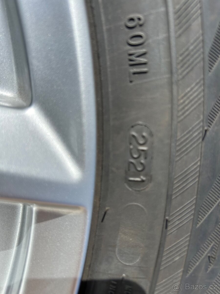 Volvo xc 60, 235/60/18 zimní sada - 10