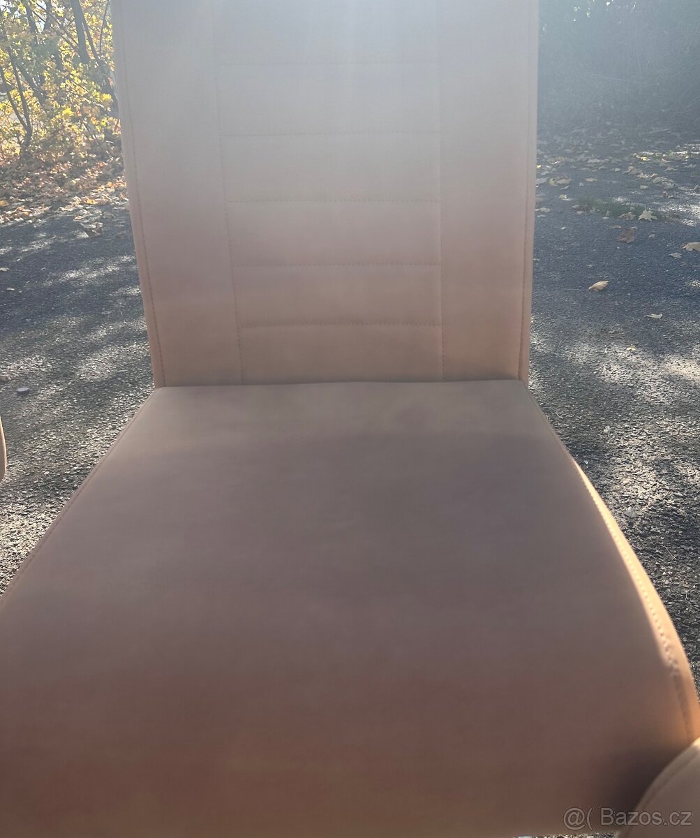 Jídelní stůl + 6 židle - 10