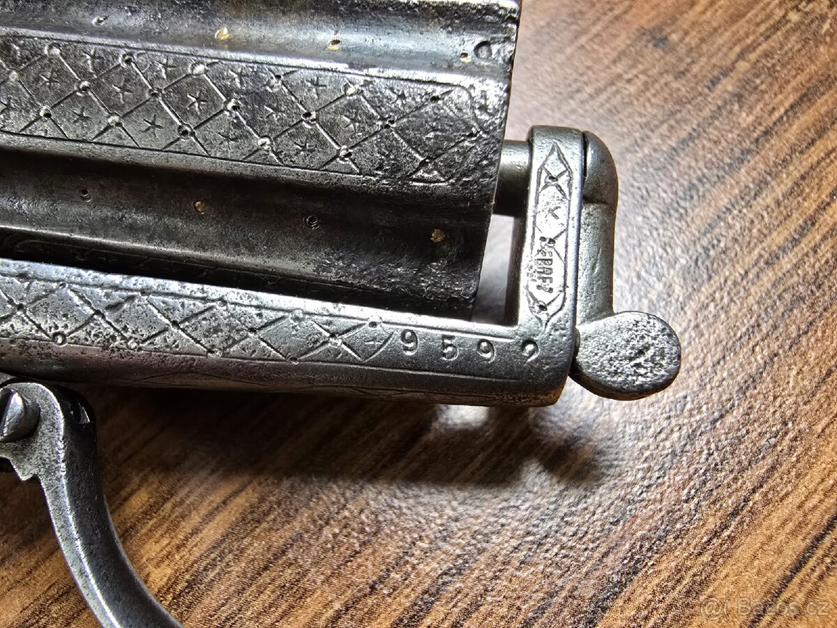 KRÁSNÁ HISTORICKÁ HONOSNÁ PISTOLE PEPŘENKA - 10