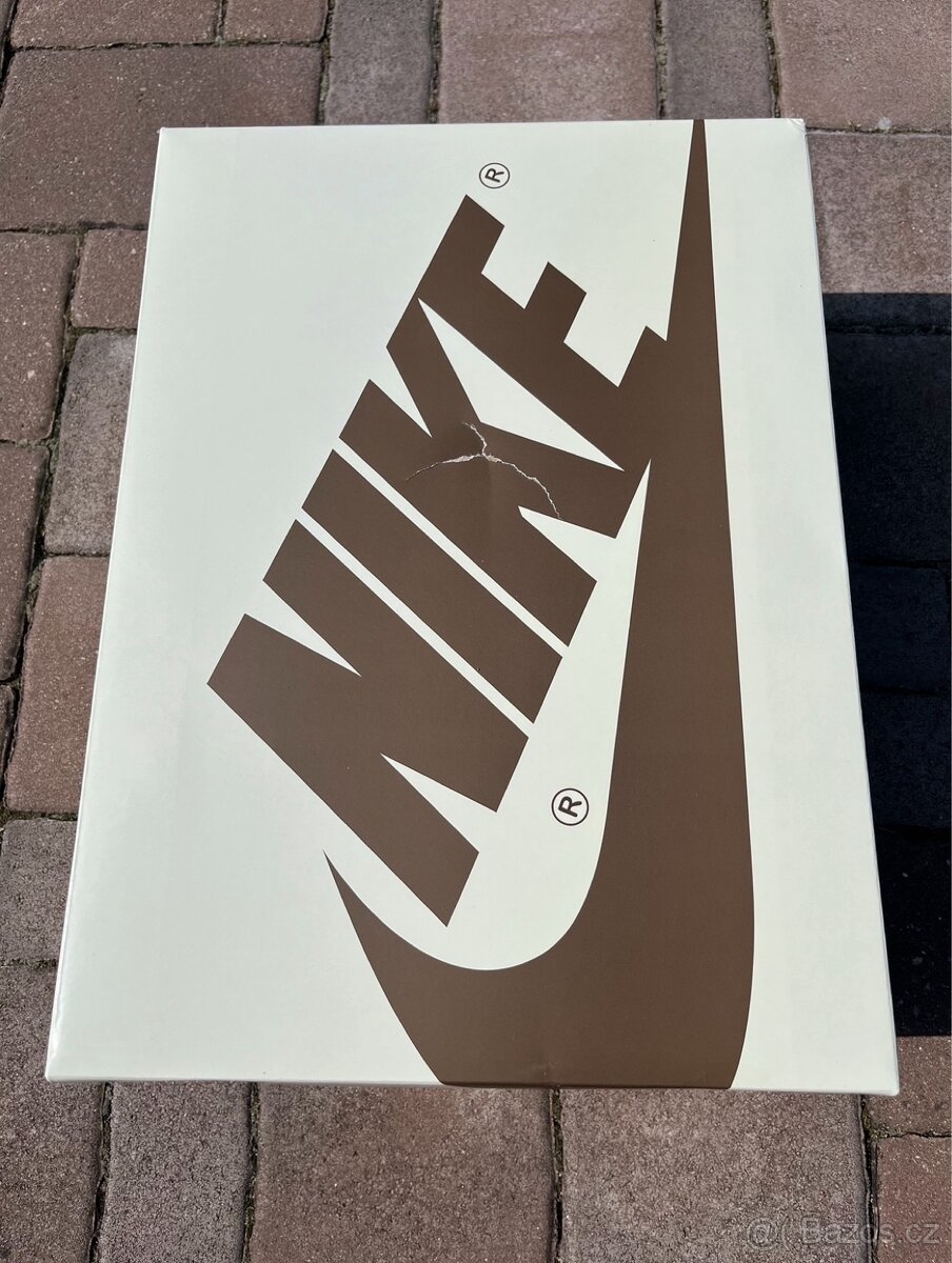 Air Jordan 1 Low Travis Scott Reverse Mocha - 10