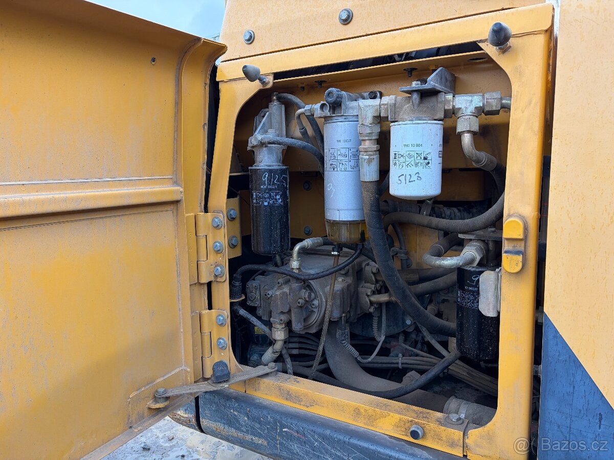 Pásové rypadlo Volvo EC140DL - 10