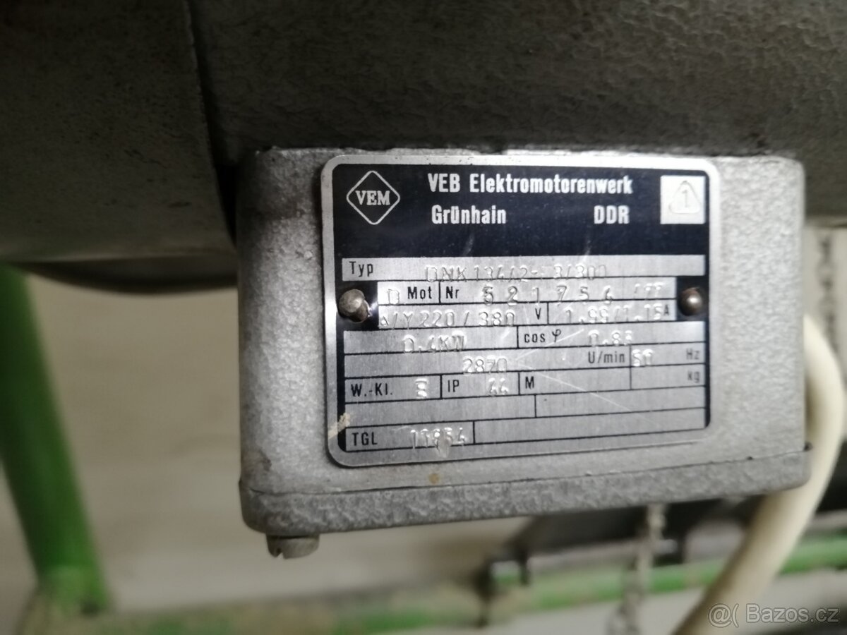 šicí stroj - Minerva - 10