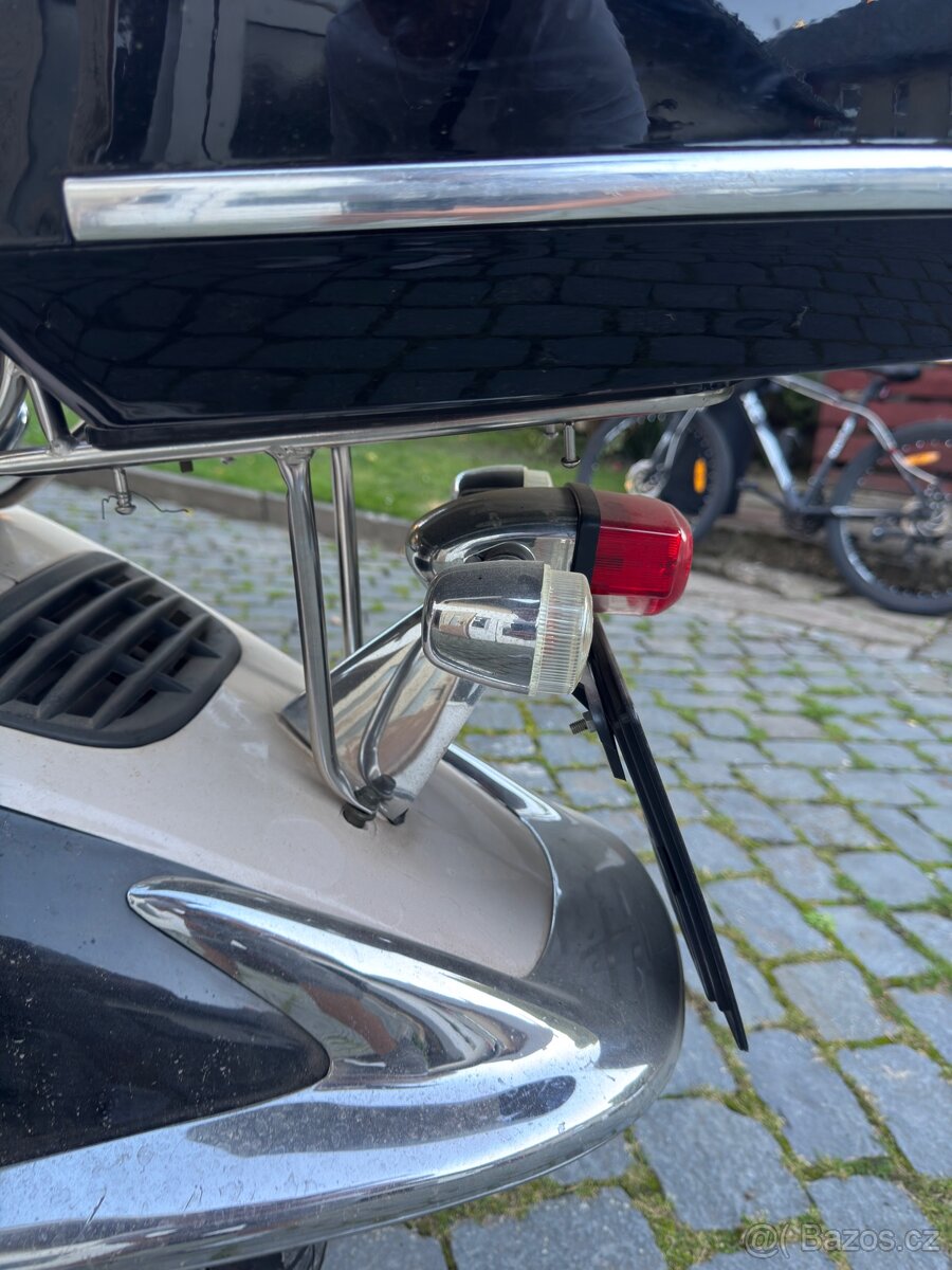 SKÚTR ZNEN RETRO - 10