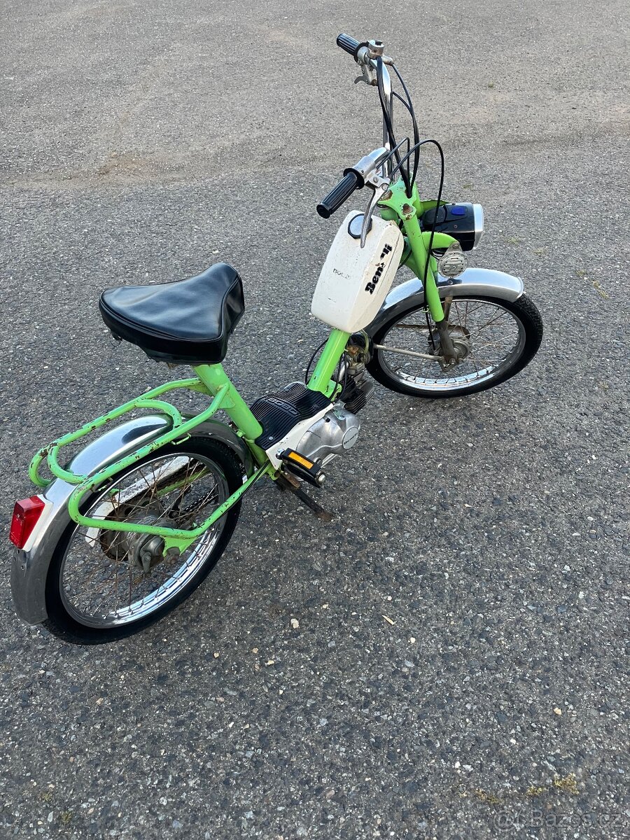 Benelli moped - 10