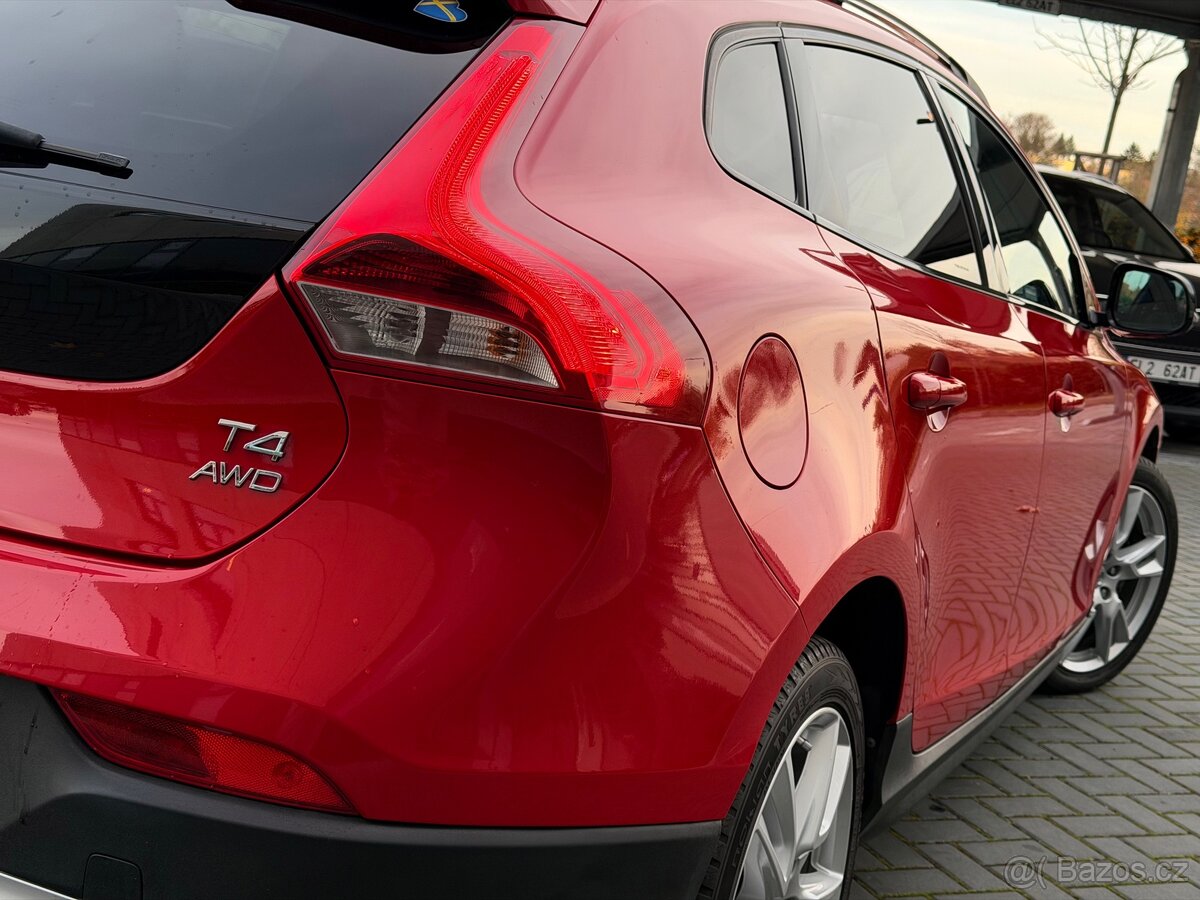 Volvo V40 Cross Country / T4 132 kW / automat / 4x4 - 10