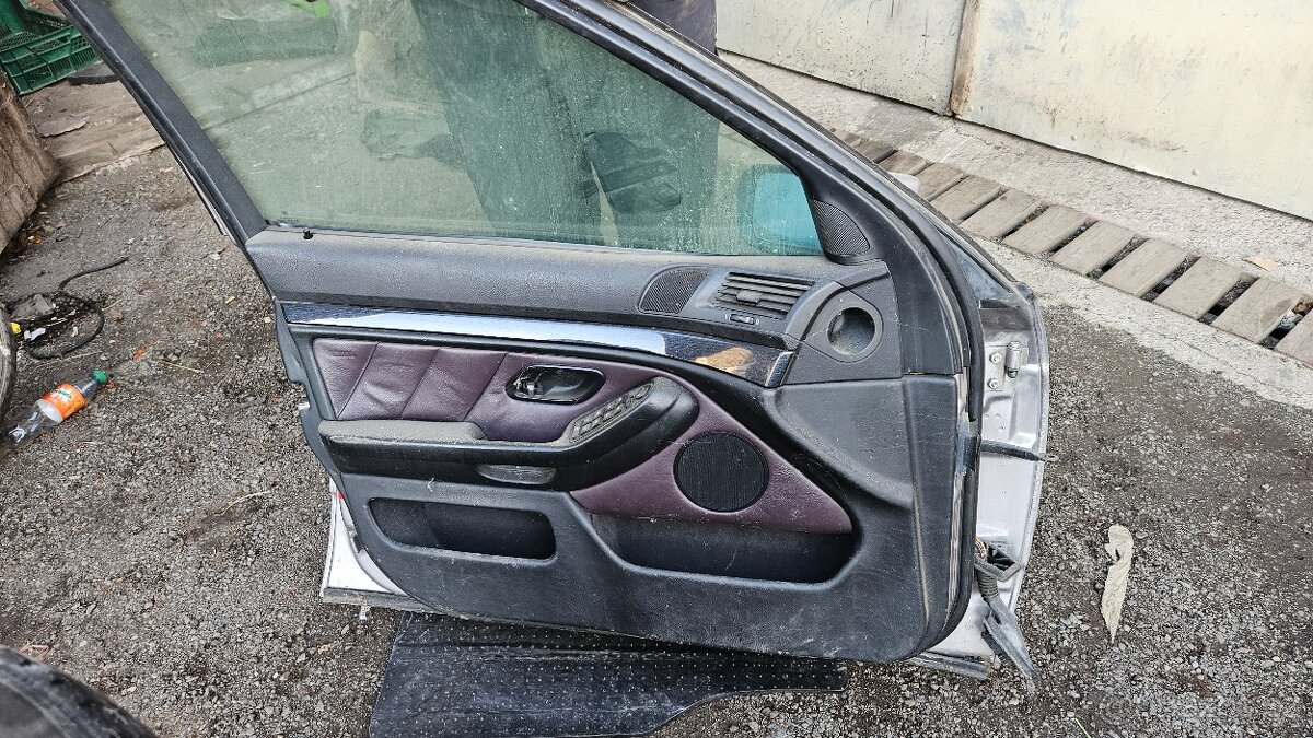 Bmw E39 dveře,kapota,blatníky - 10