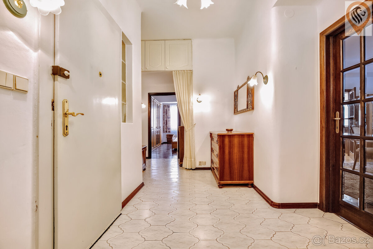 Pronájem velkorysého bytu 3+1 v centru Plzně – Havlíčkova ul - 10
