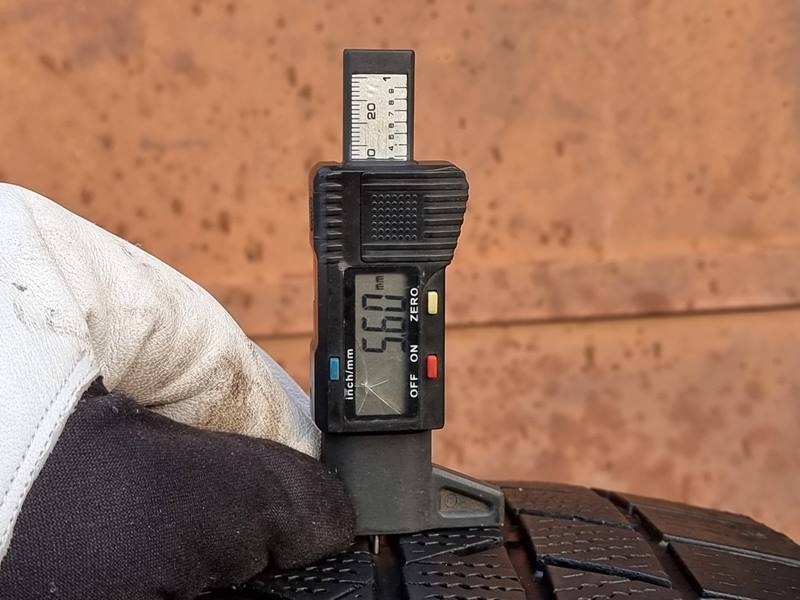 Zimní Continental 255/65/19 XL - 10