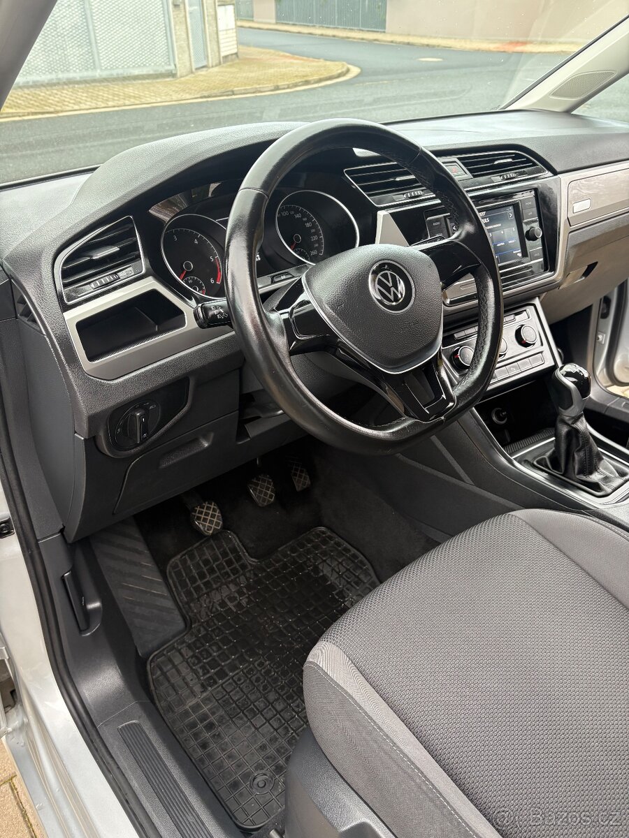 VW TOURAN 2.0TDI R.2023 128000km 2x kola TOP STAV - 10