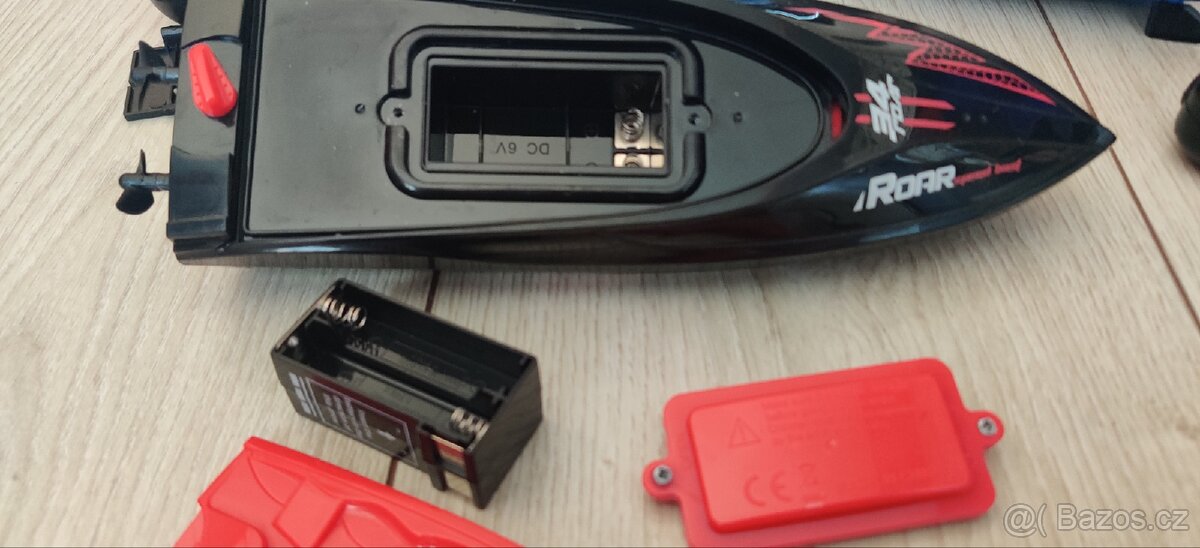 Motorový člun na dálkové ovládání - 2ks - 10