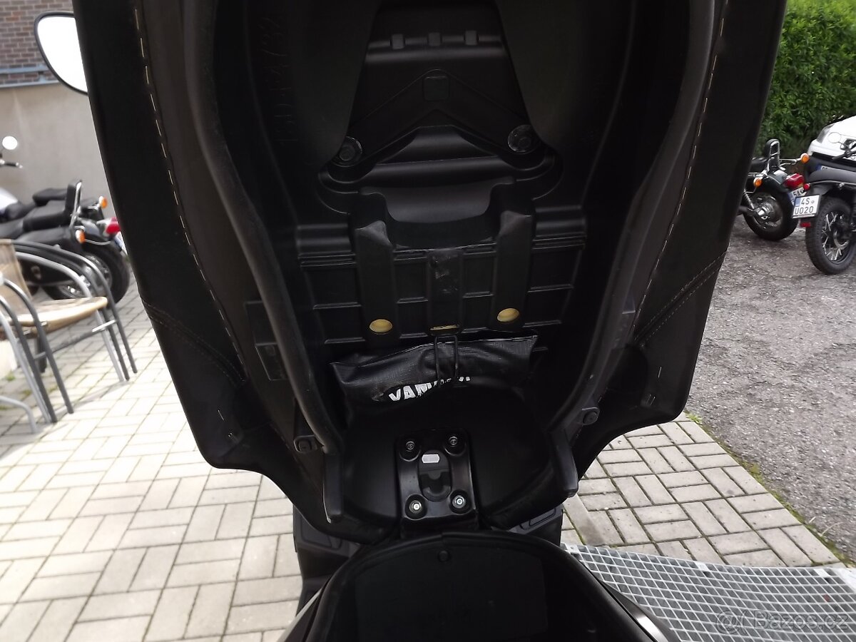 Yamaha X-Max 400 - 10