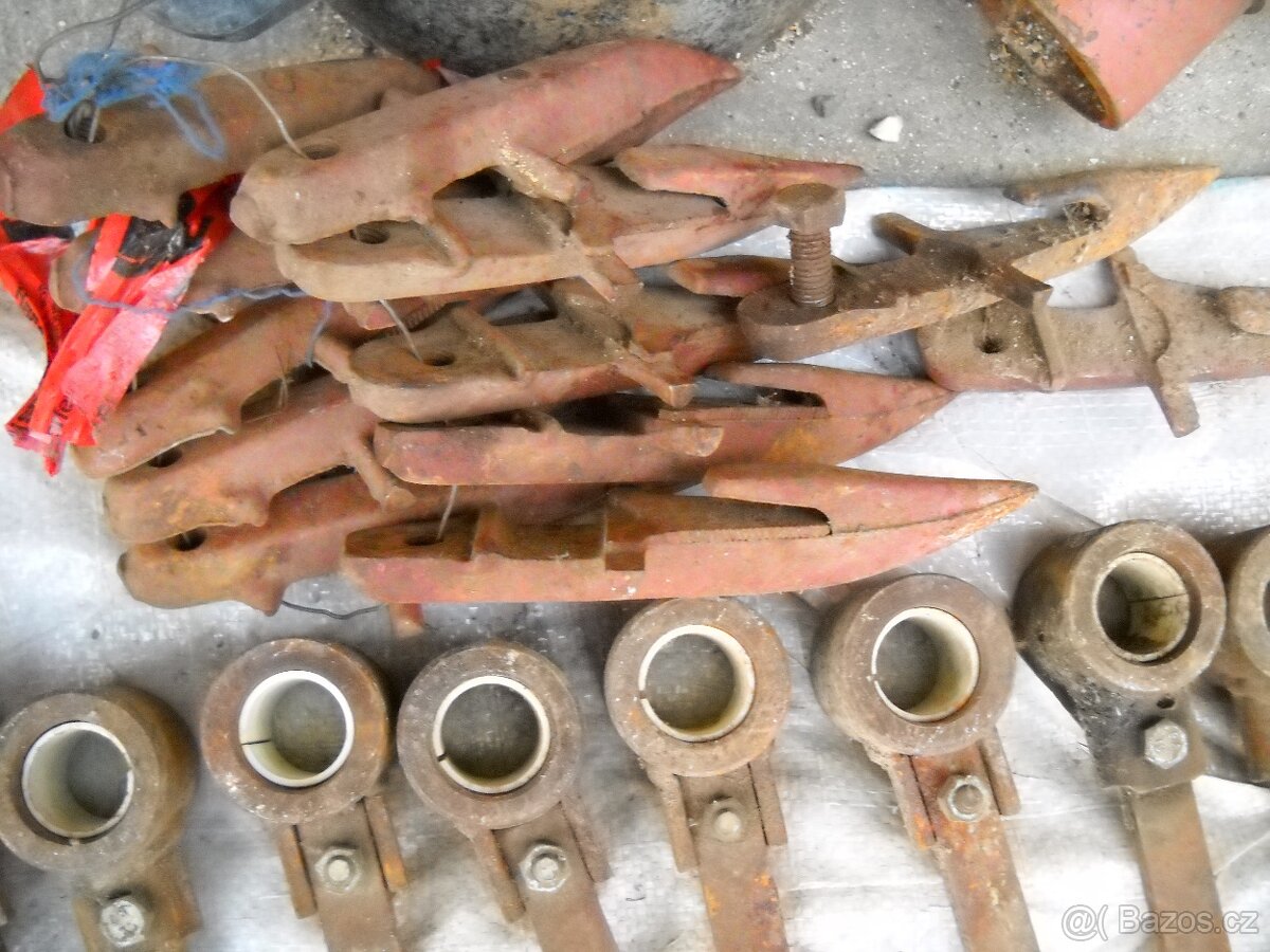 E 512-517 boční plechy žací lišty - 10