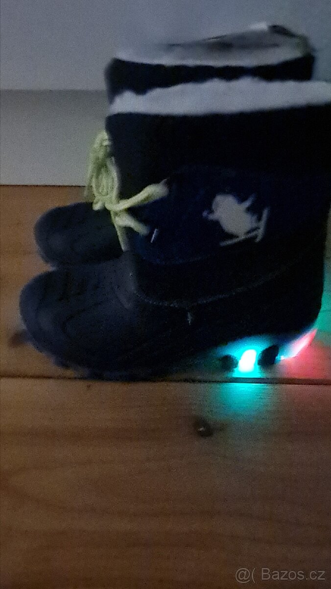 Nové chlapecké boty různé značky i velikosti - 10
