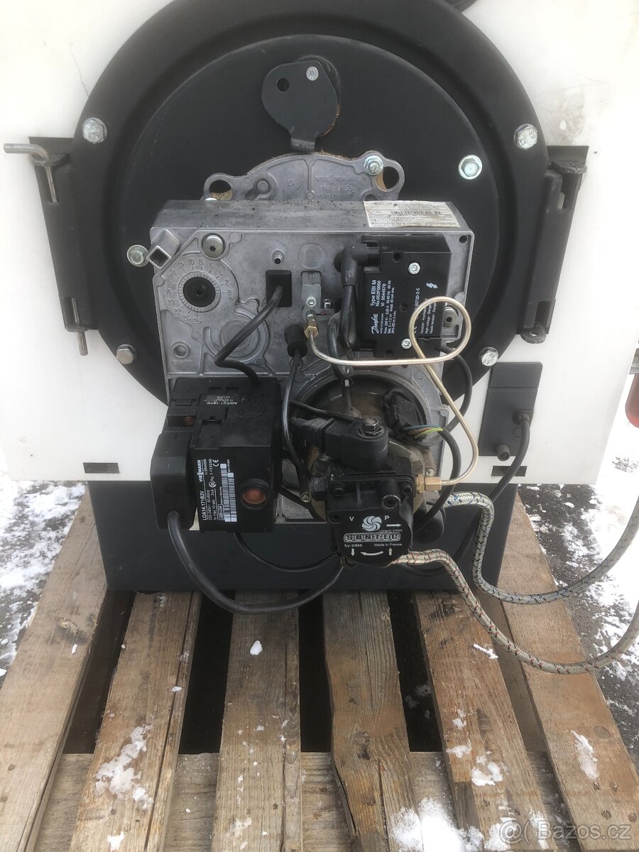 Prodám kotel na olej 27 -35 Kw - 10